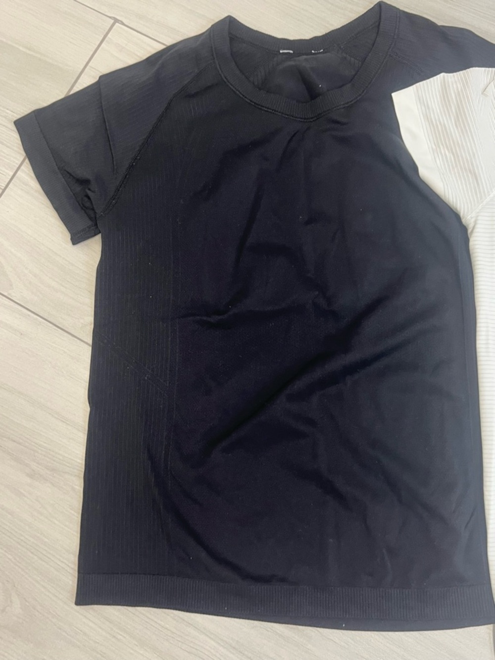 Lululemon + Basic Athletic 3 Pack BUNDLE Short Sleeve Running Shirts Sz M/L - Picture 3 of 10